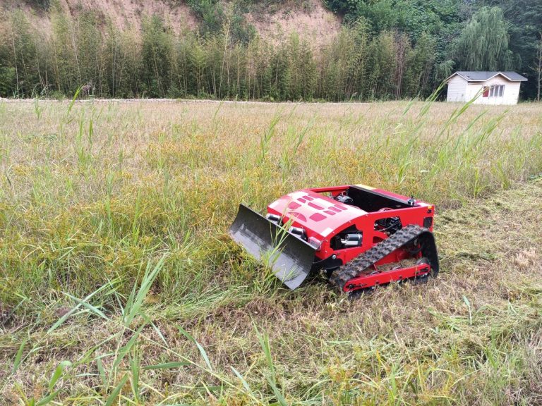 single-cylinder four-stroke electric battery remote controlled mower with tracks