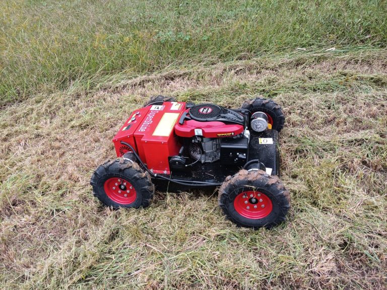 Yamaha engine self-powered dynamo remote control grass cutter machine